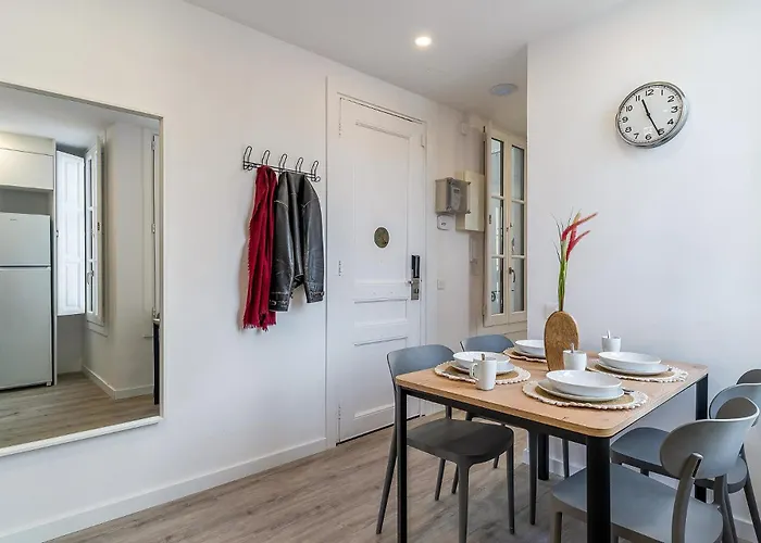 Ab Poble Sec - Plaza Espana ברצלונה